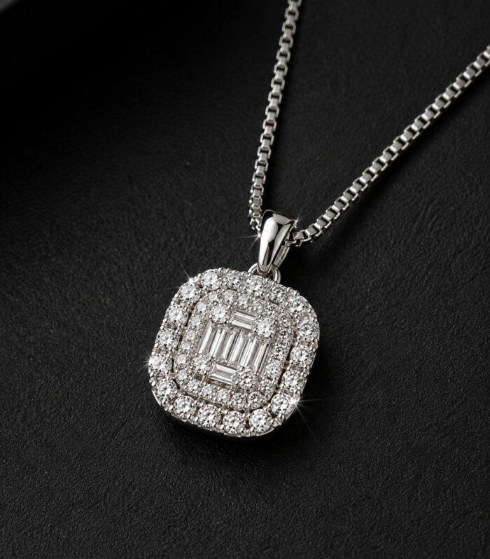 14 Ayar Altın 0,11 ct Pırlanta Baget Model Kolye 1,87 gr