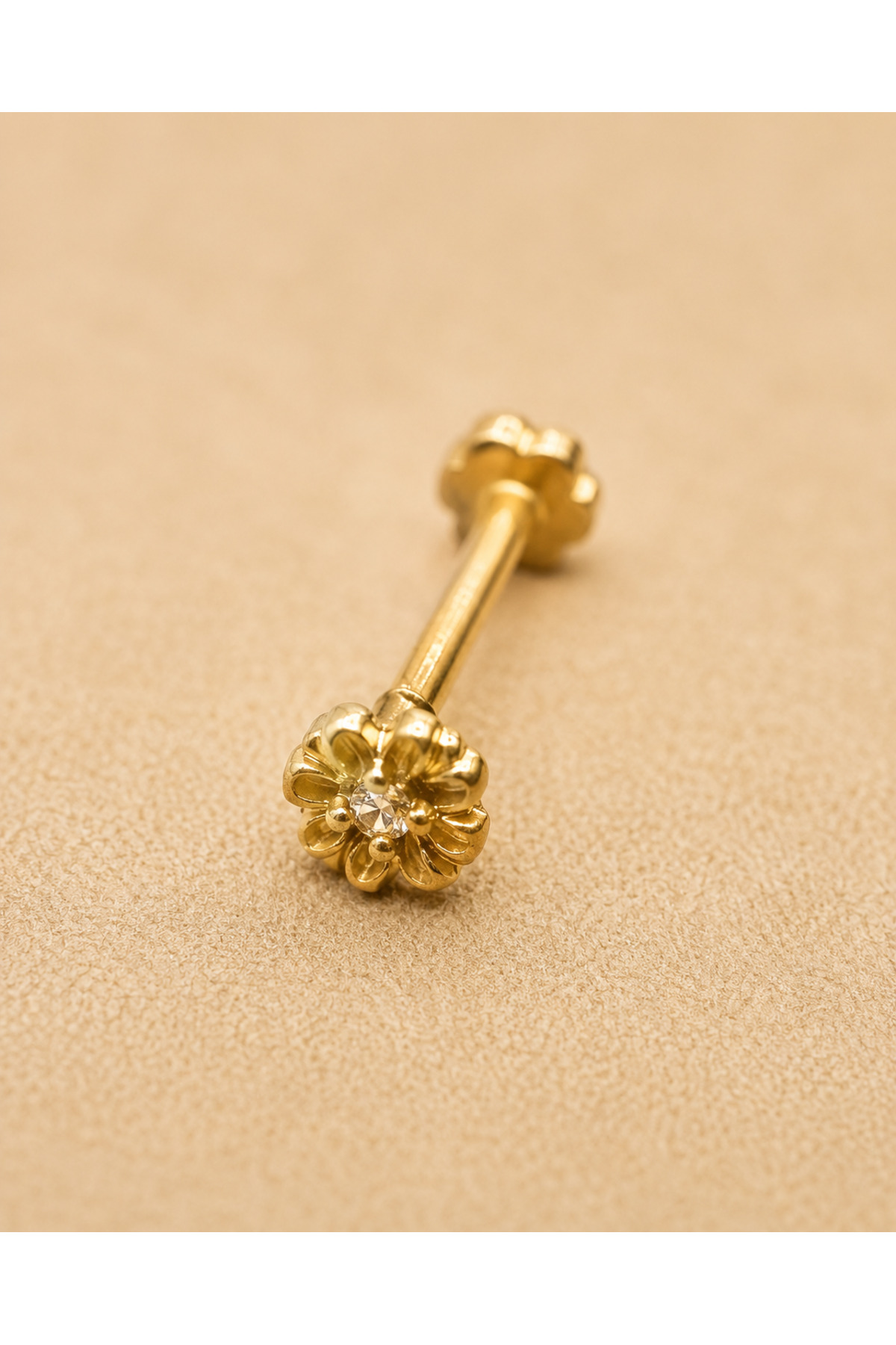 14 Ayar Altın Minimal Çiçek Model Taşlı Tragus Küpe Piercing